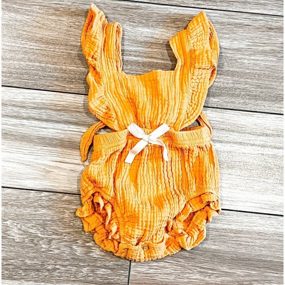 Olive + Scout Ruffle Muslin Romper in Gold Size 3-6M